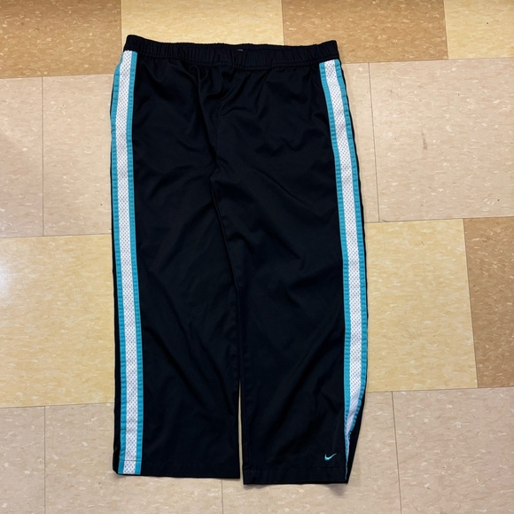 Nike Charcoal Gray Sports Shorts/pants - Picture 1 of 3